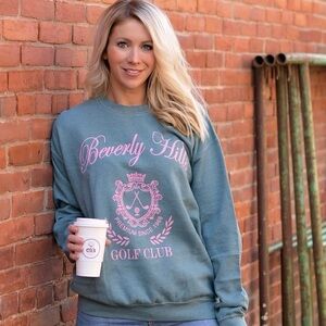 Boutique oversized sweatshirt “Beverly Hills Golf Club” sweatshirt.